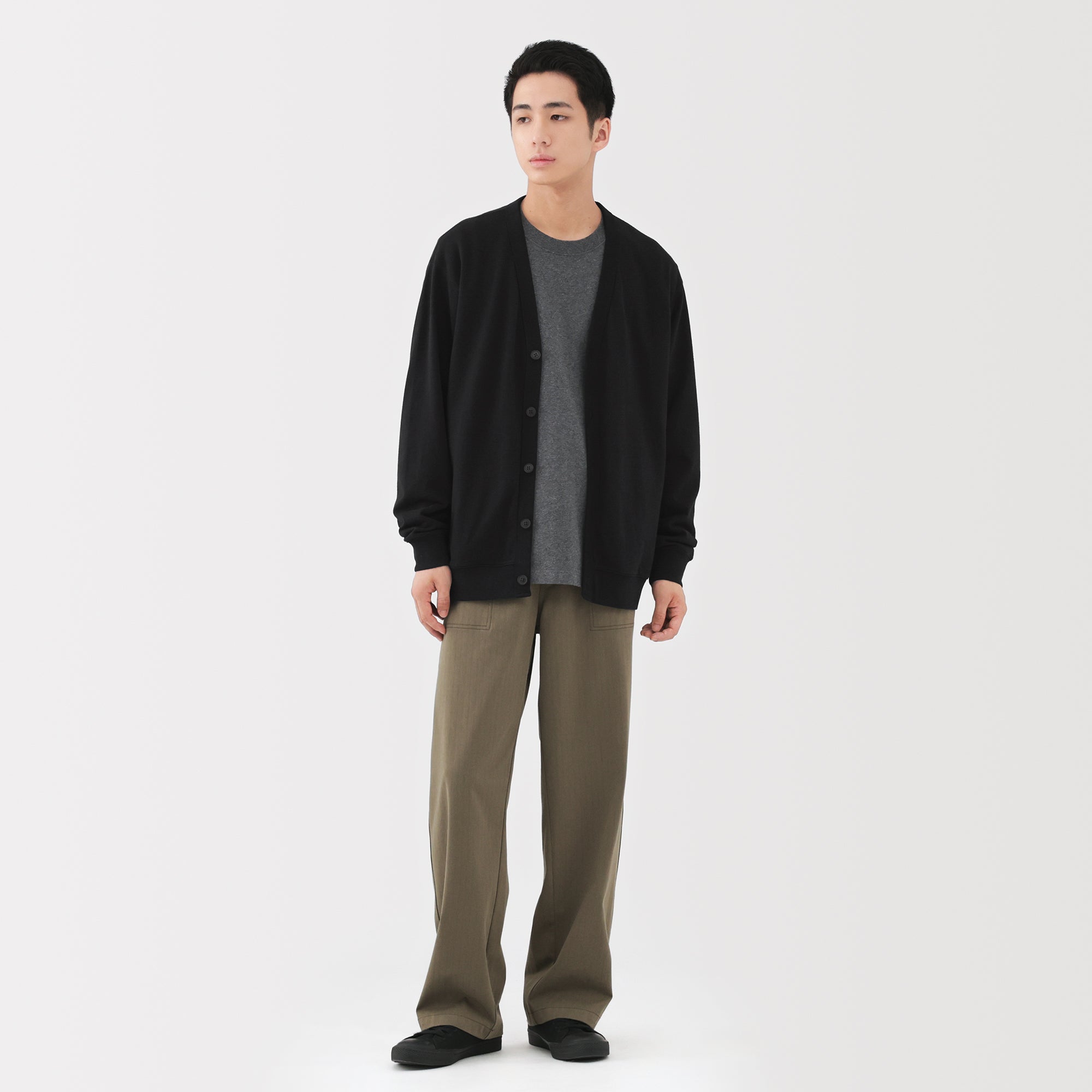 Sweatshirt V-Neck Cardigan - Image 12