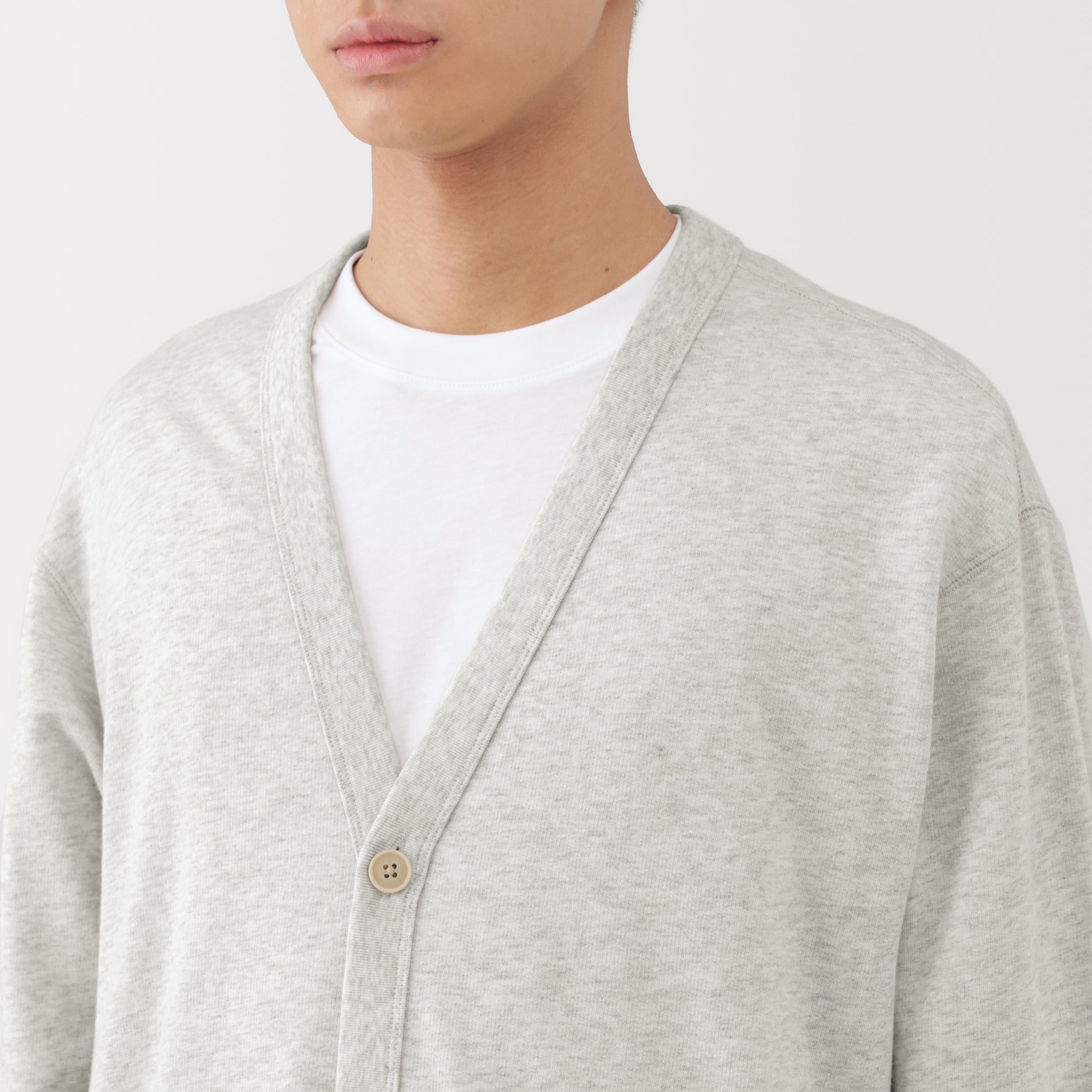 Sweatshirt V-Neck Cardigan - Image 15