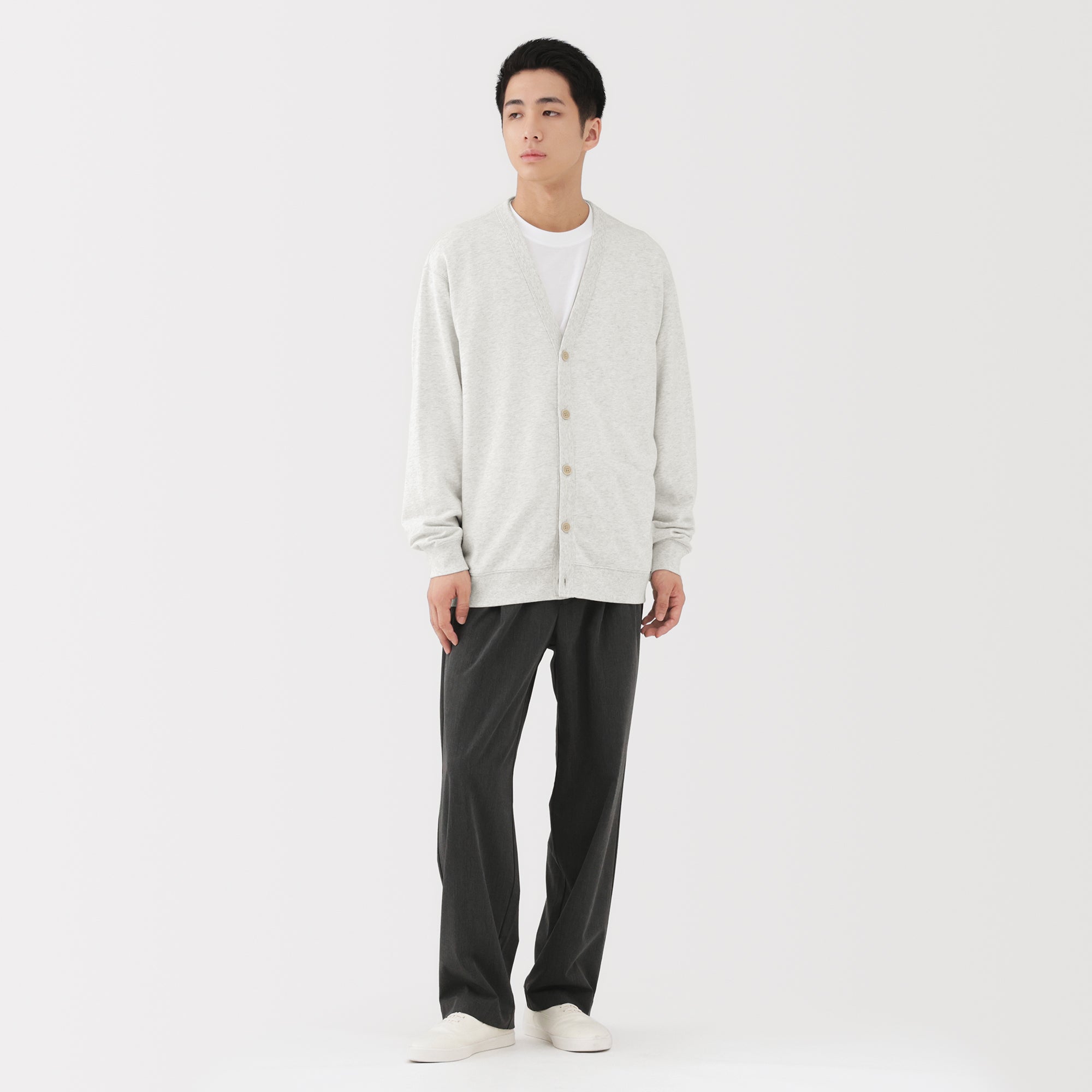 Sweatshirt V-Neck Cardigan - Image 20