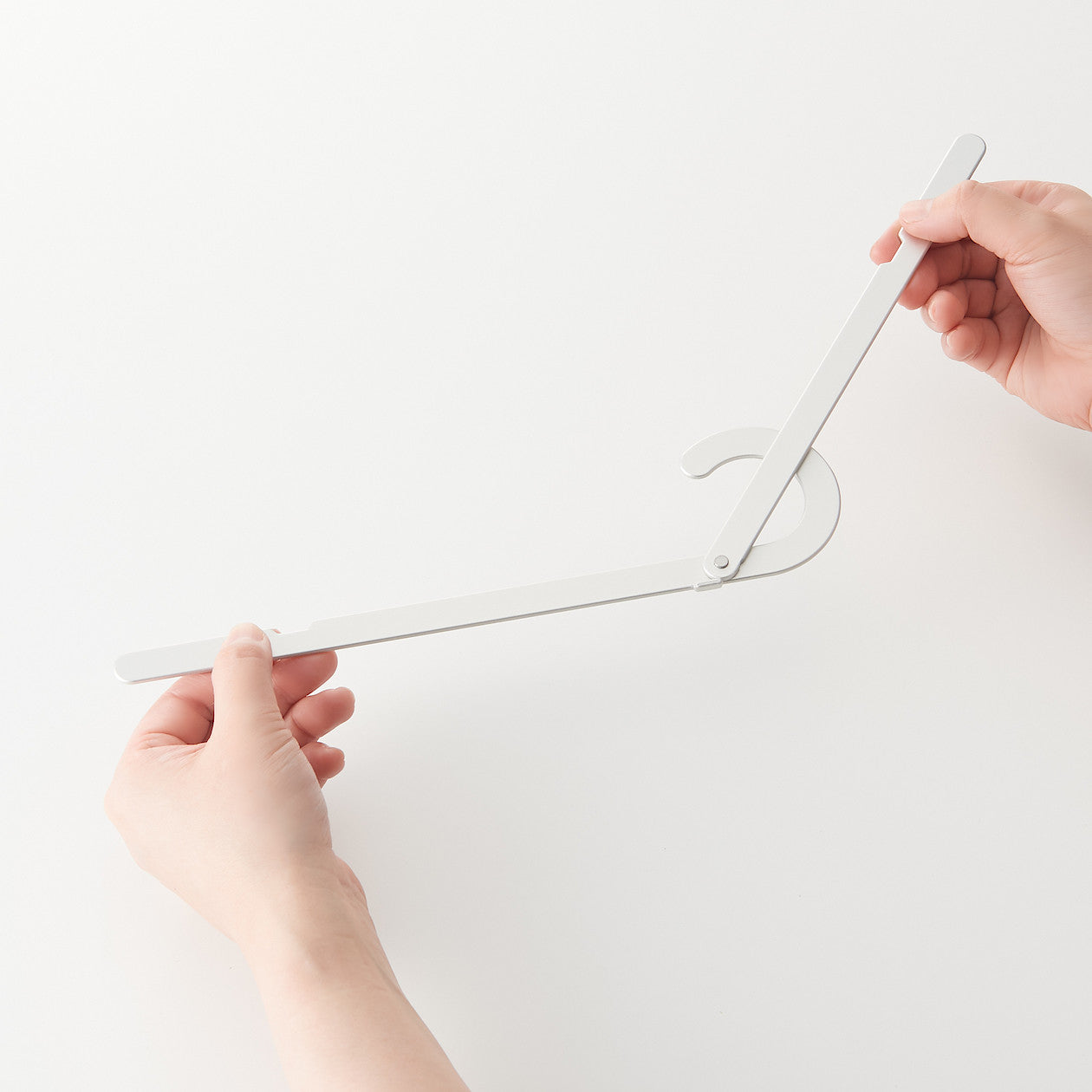 Portable Foldable Hanger - Image 7