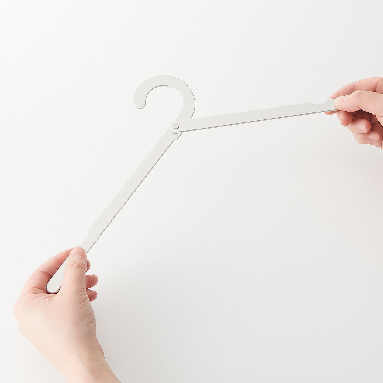 Portable Foldable Hanger - Image 8