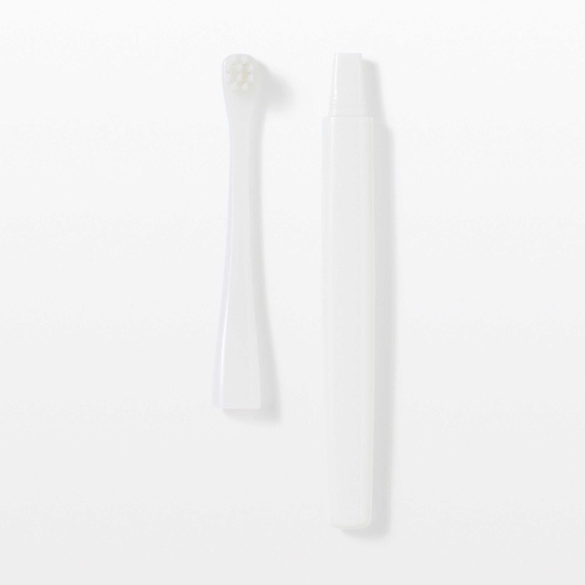 Replaceable Head Compact Soft Toothbrush - White - Image 2