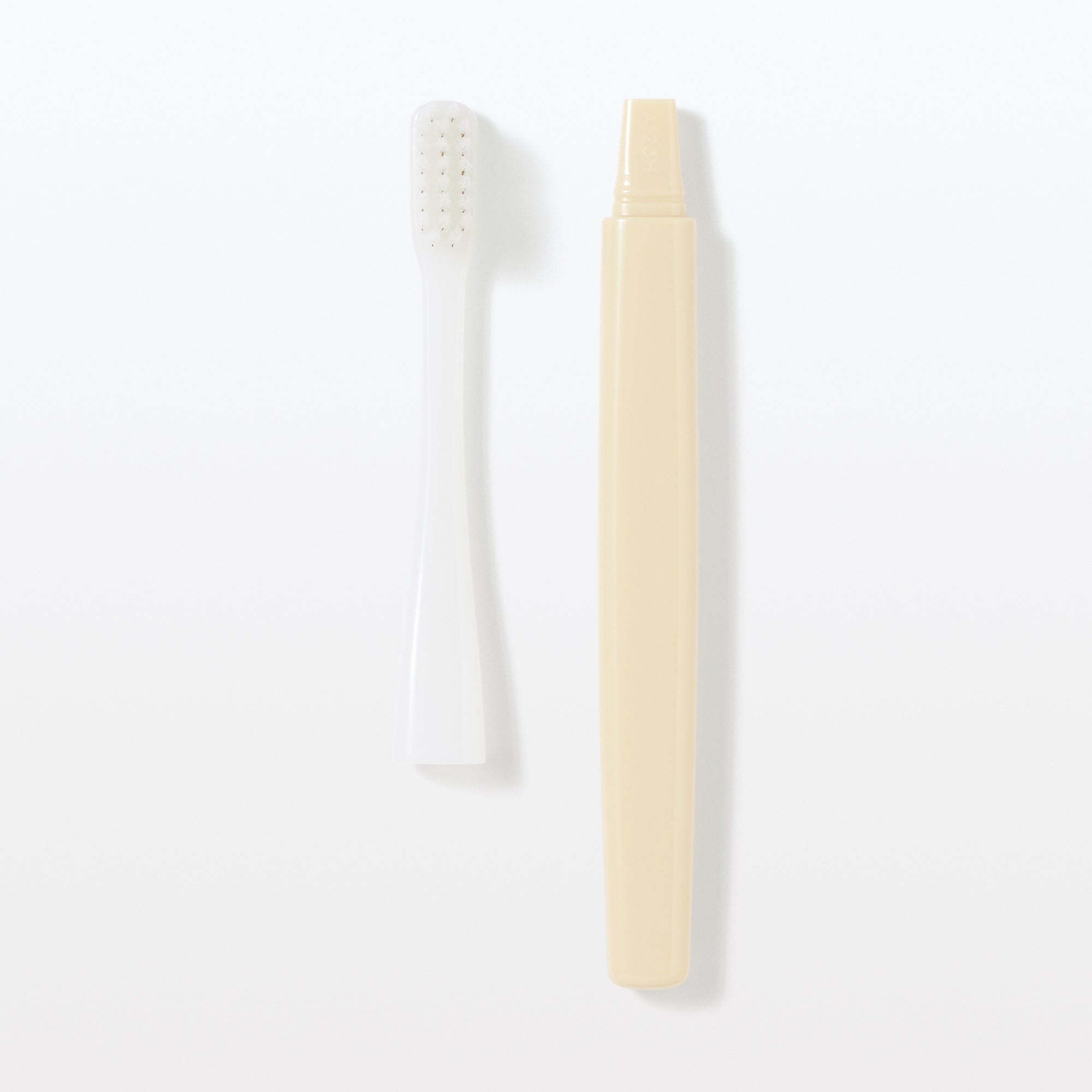 Replaceable Head Medium Toothbrush - Yellow - Image 2