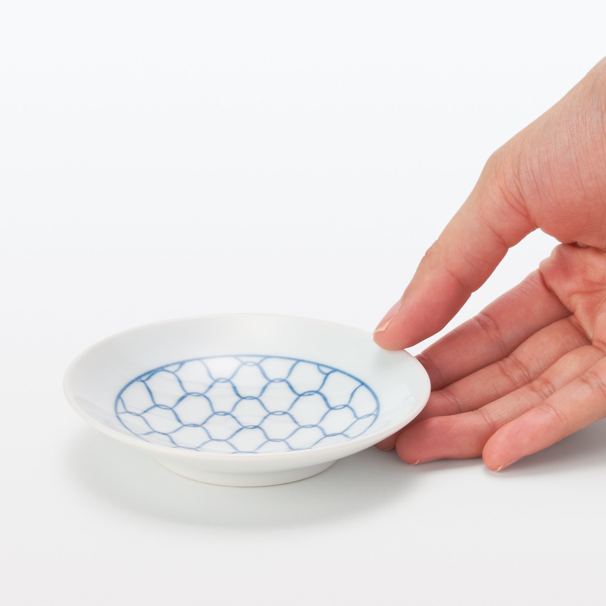 Hasami Ware Small Plate - Mesh Pattern - Image 6