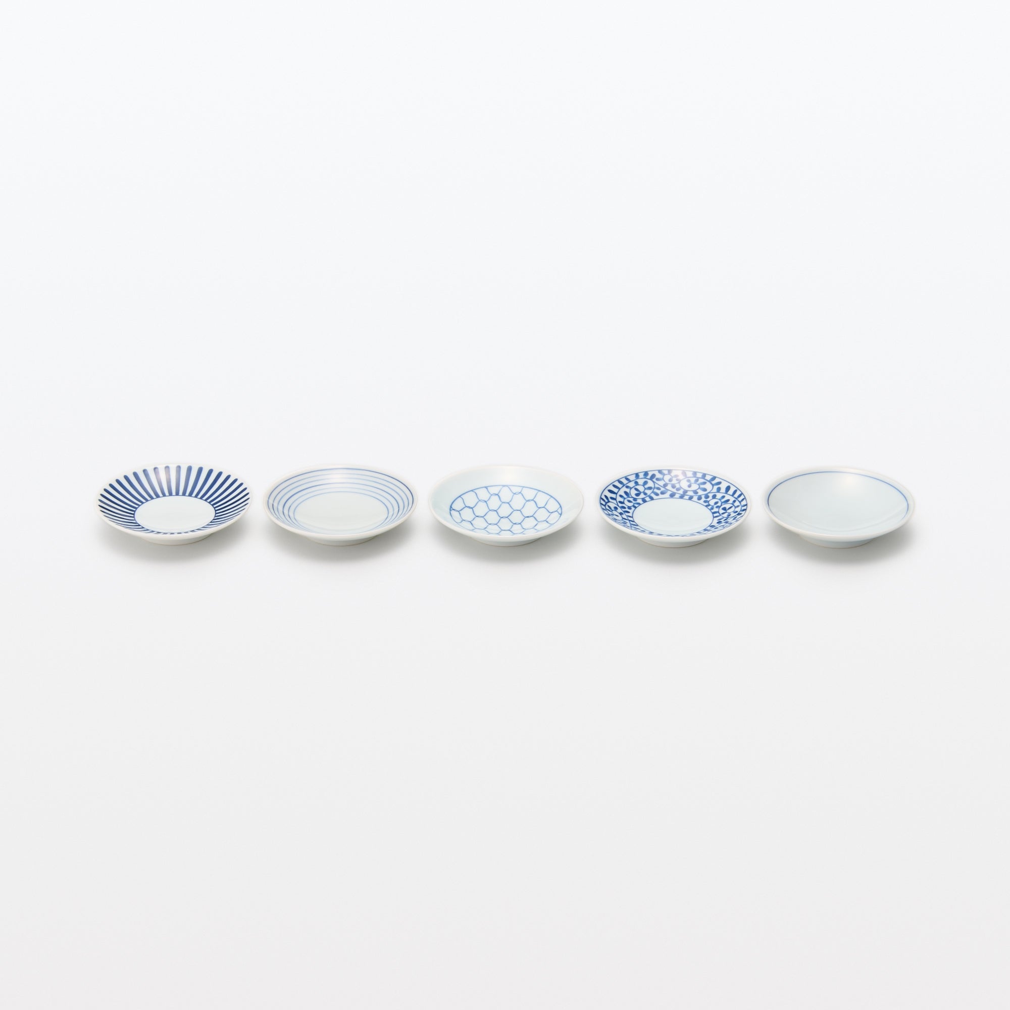 Hasami Ware Small Plate - Arabesque Pattern - Image 7