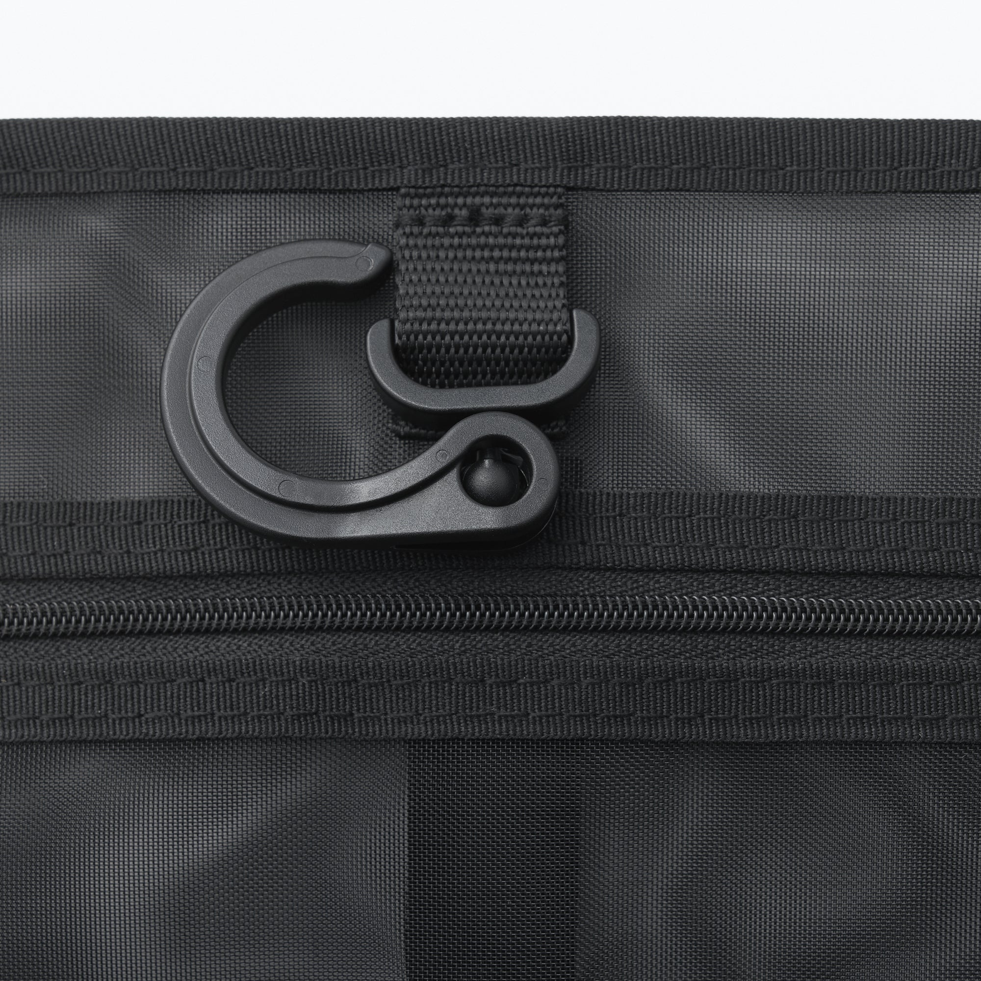 Nylon Mesh Hanging Toiletry Case - Image 5