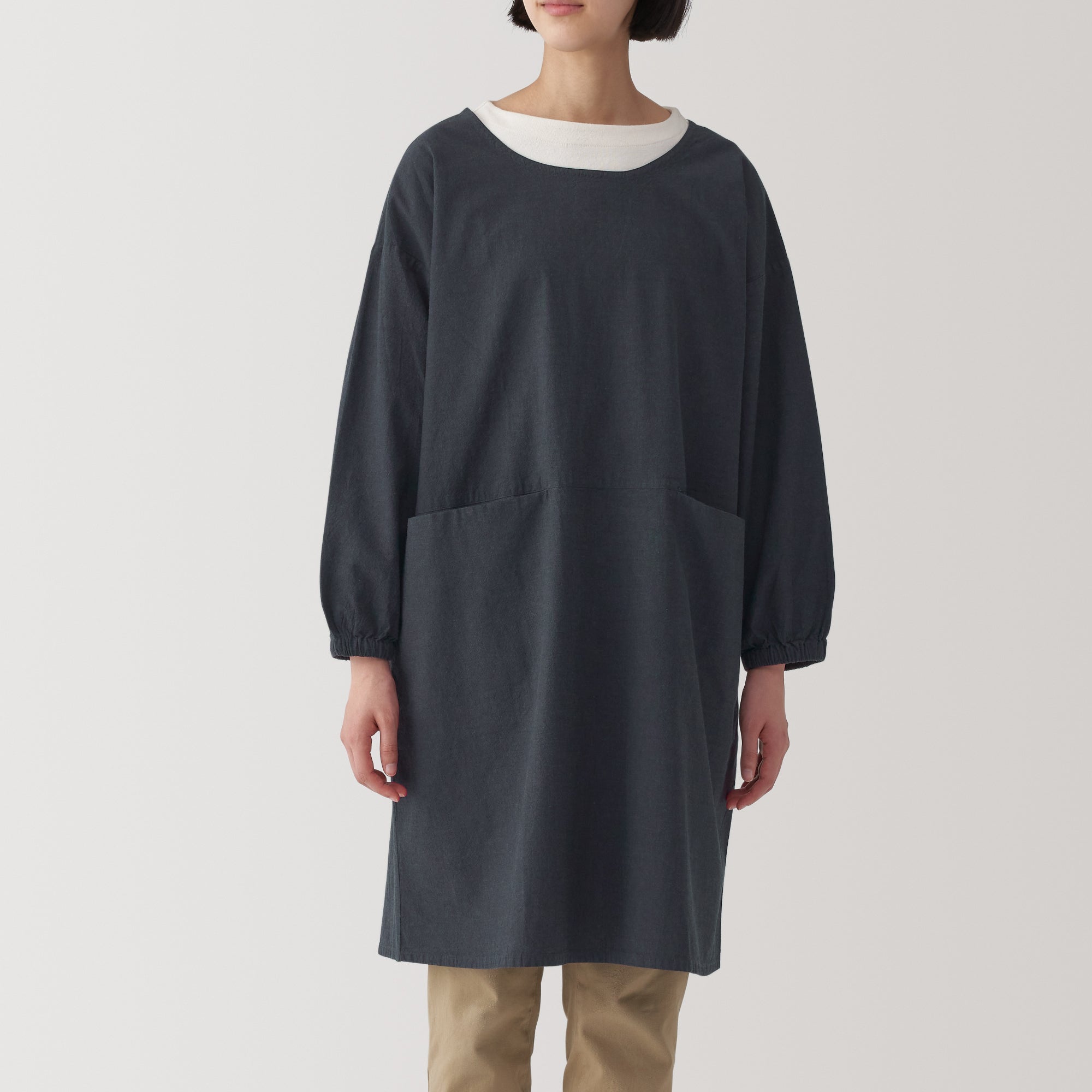 Easy Fit Long Sleeve Apron - Dark Gray - Image 2