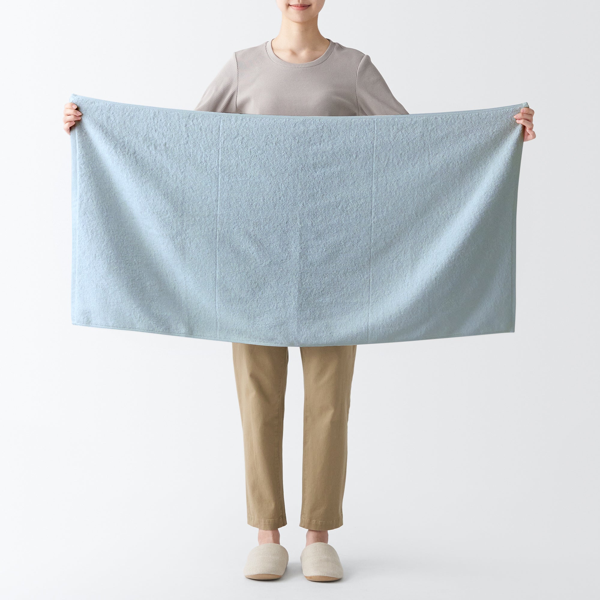 Soft Thin Bath Towel - Image 10