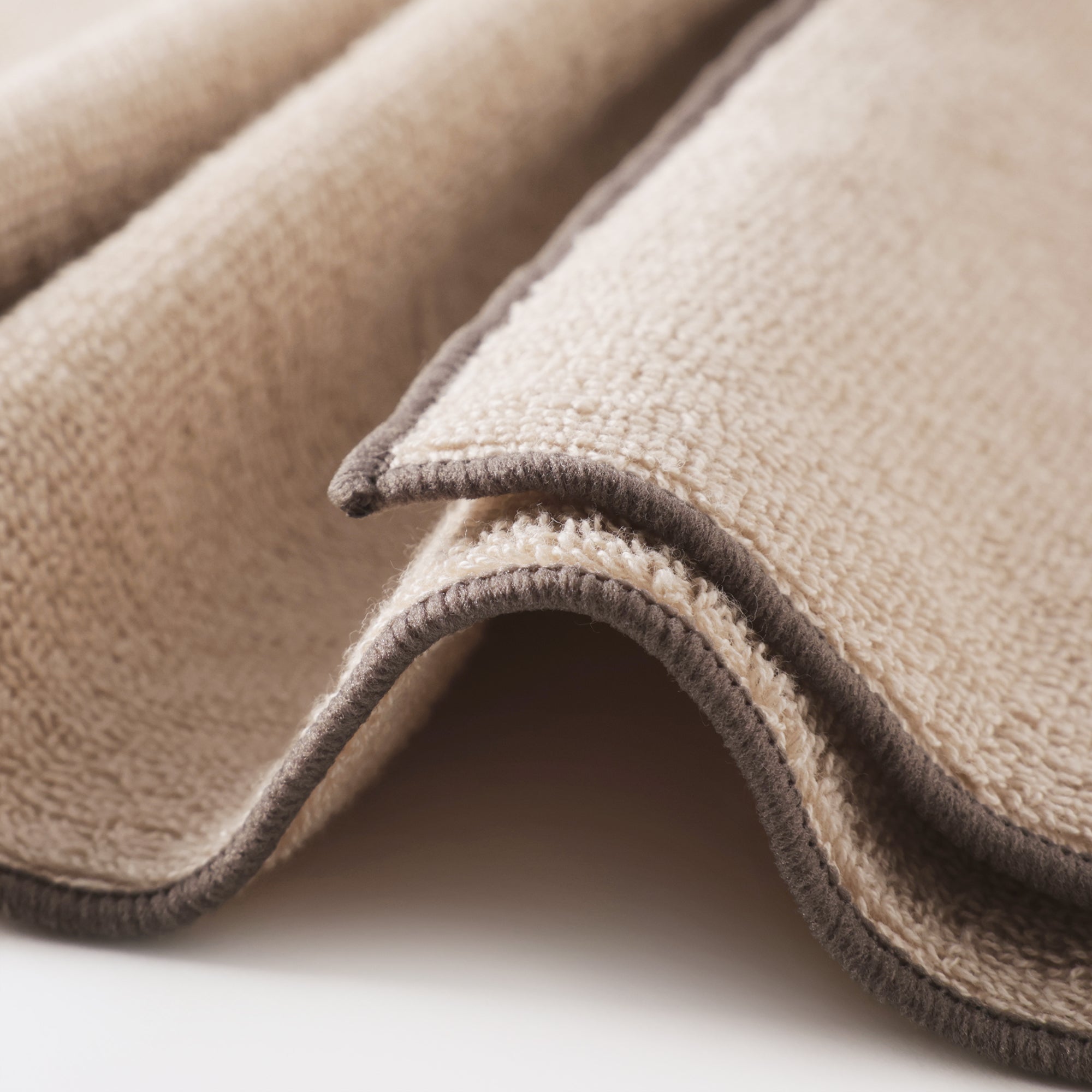 Color Stitch Pile Bath Towel - Image 12