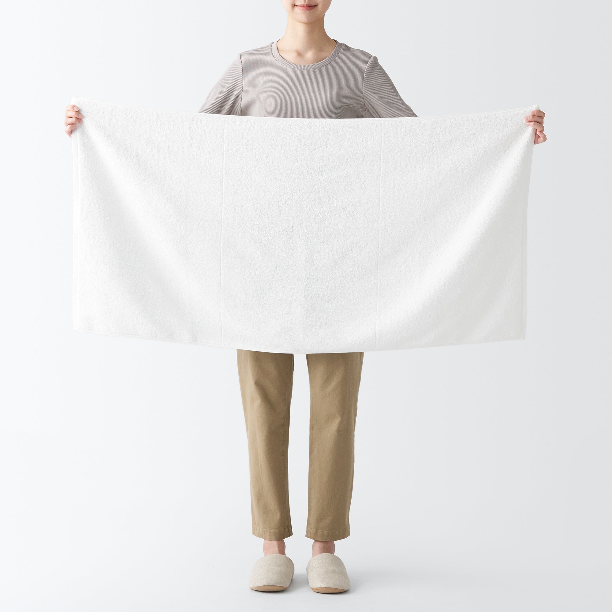 Color Stitch Pile Bath Towel - Image 14