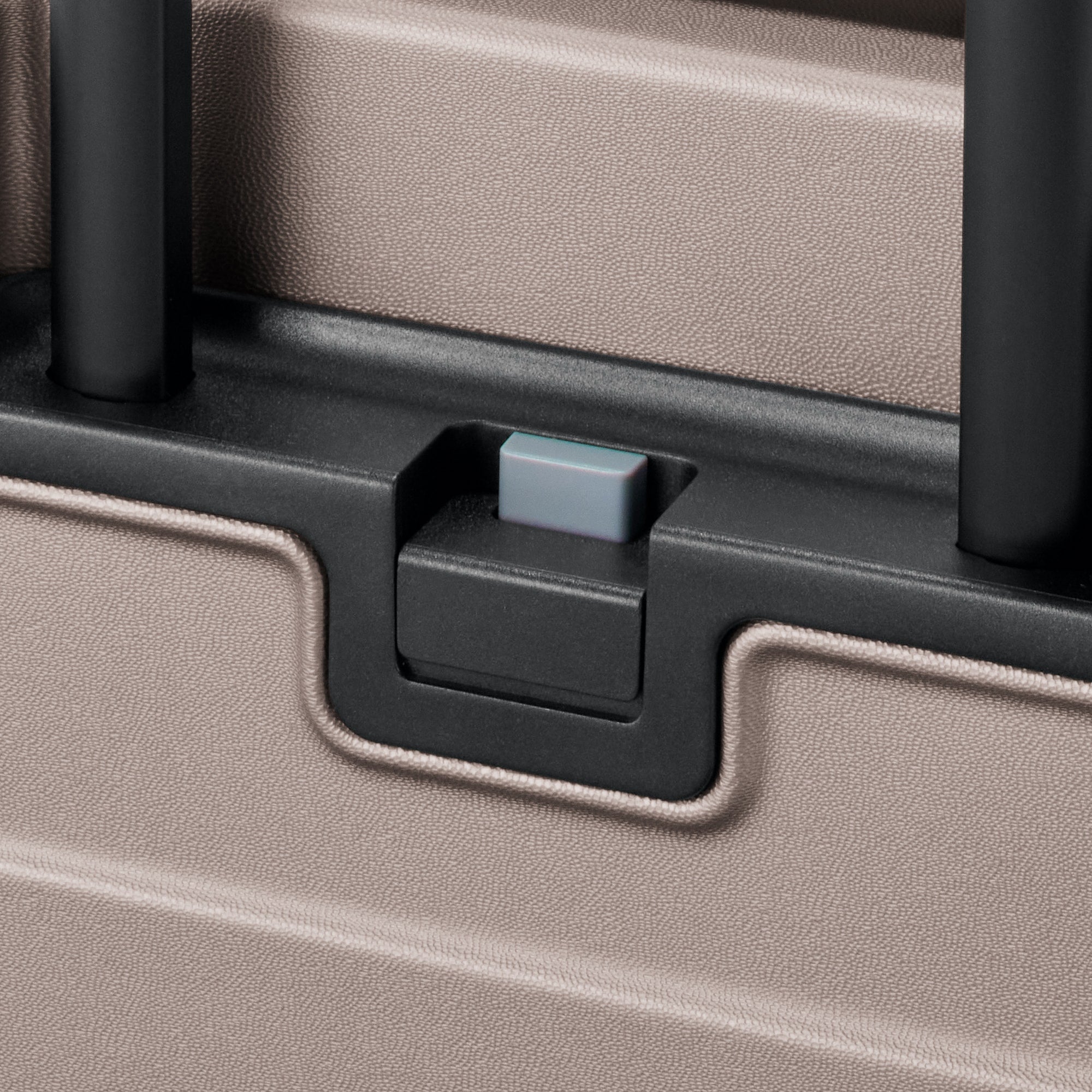 Front Open Hard Suitcase 32L | Carry-On - Image 8