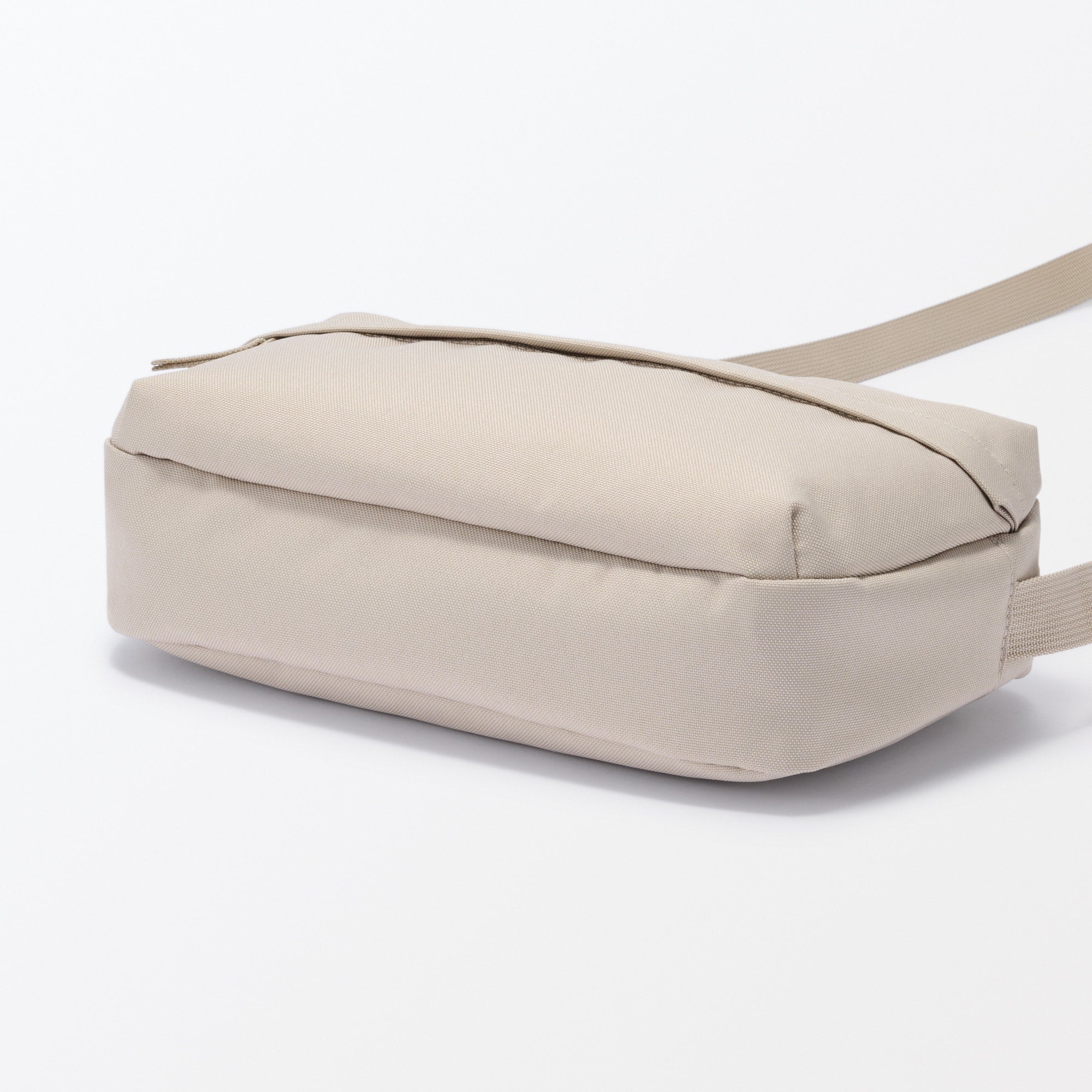 Water Repellent Shoulder Bag - Image 33