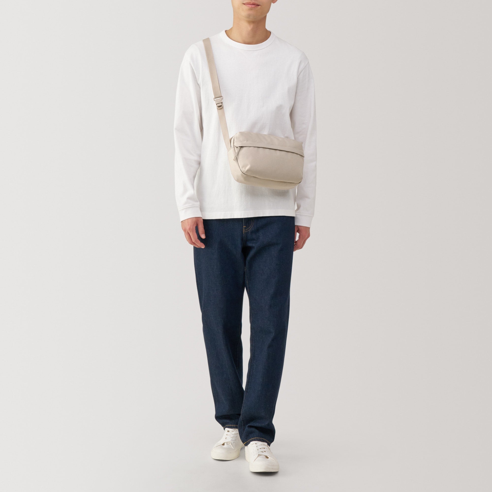 Water Repellent Shoulder Bag - Image 40
