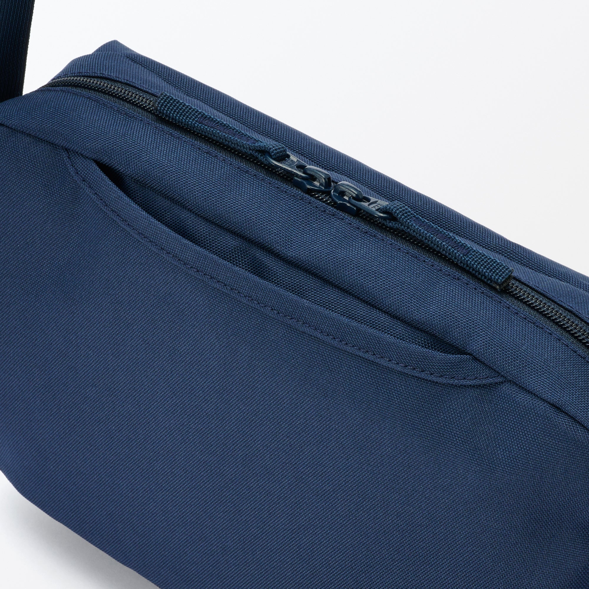 Water Repellent Shoulder Bag - Image 78