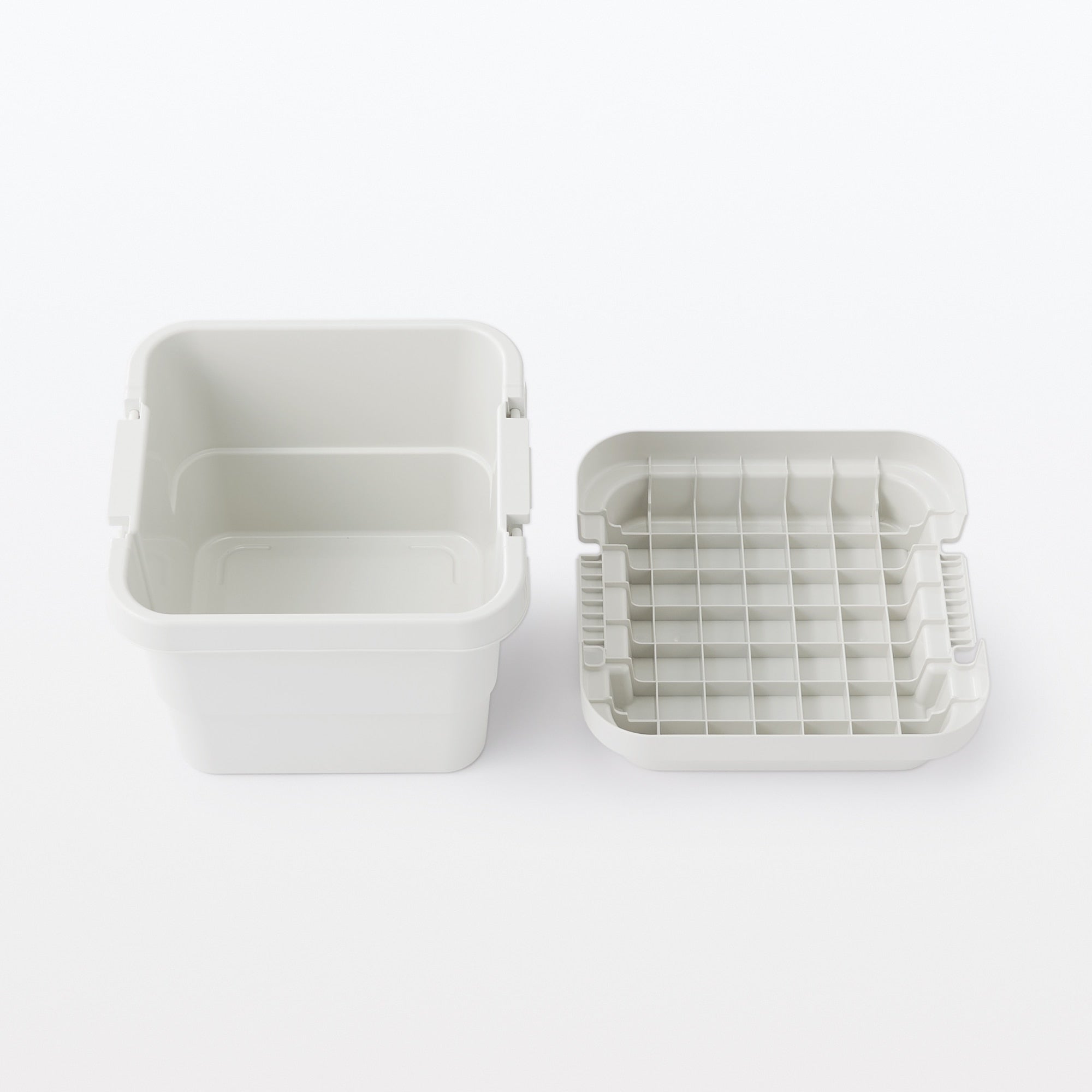 Heavy Duty Polypropylene Storage Box - Small 31.7 Qt - Image 4